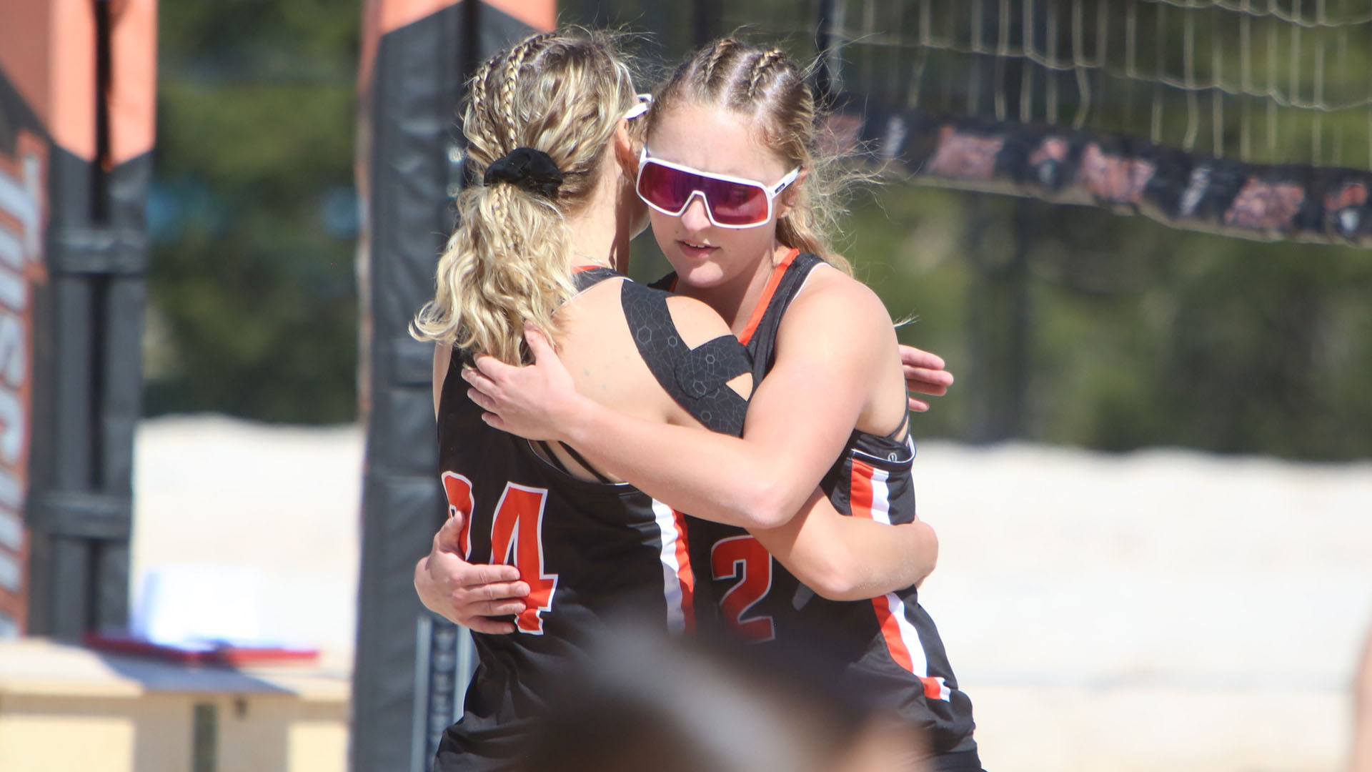 Pioneers split day one of Coastal Invite
