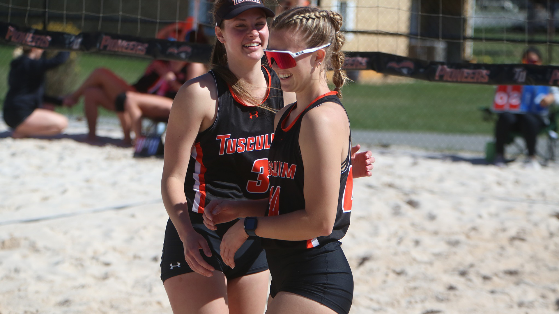 Pioneers begin AVCA event perfect