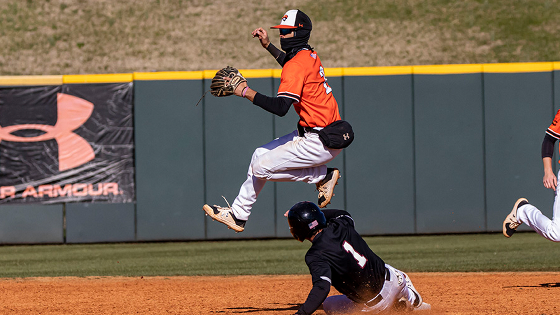 Pioneers begin season-long road swing with four games this week at top-20 teams