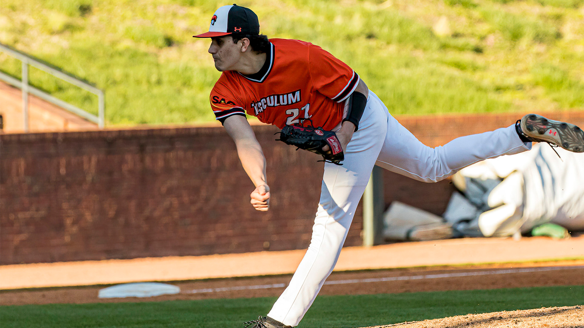 Baseball drops mid-week, non-conference game to Wasps
