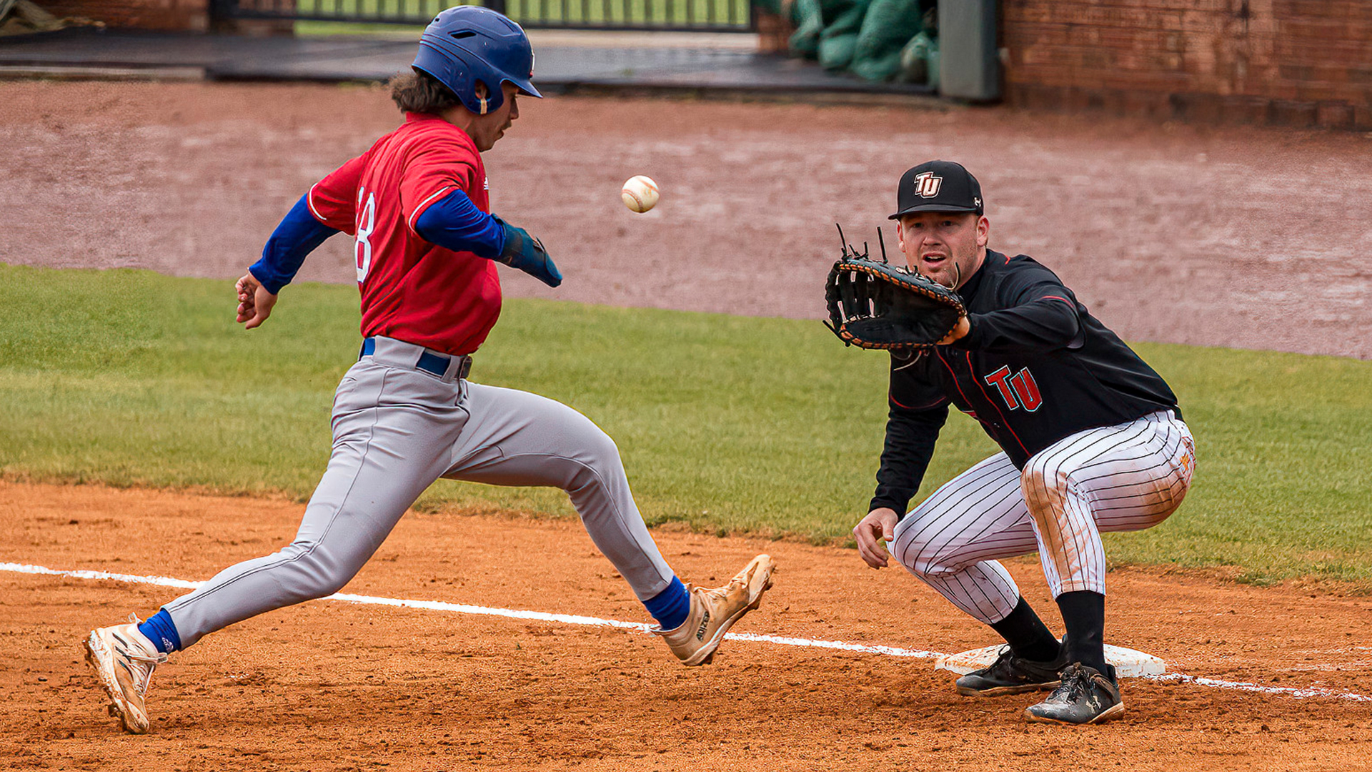 Baseball uses 14-run inning in 17-10 win over No. 15 West Georgia