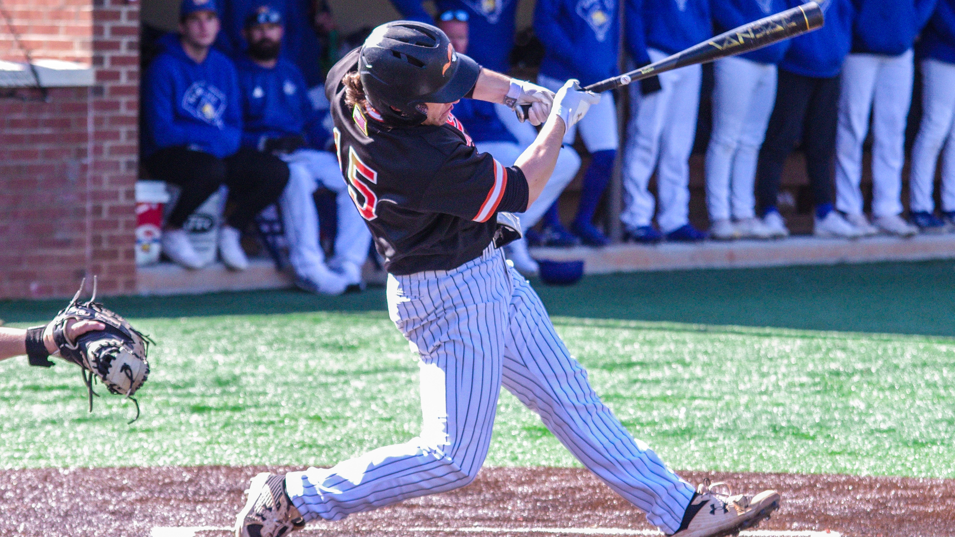 Pioneers drop season-opener against Sharks