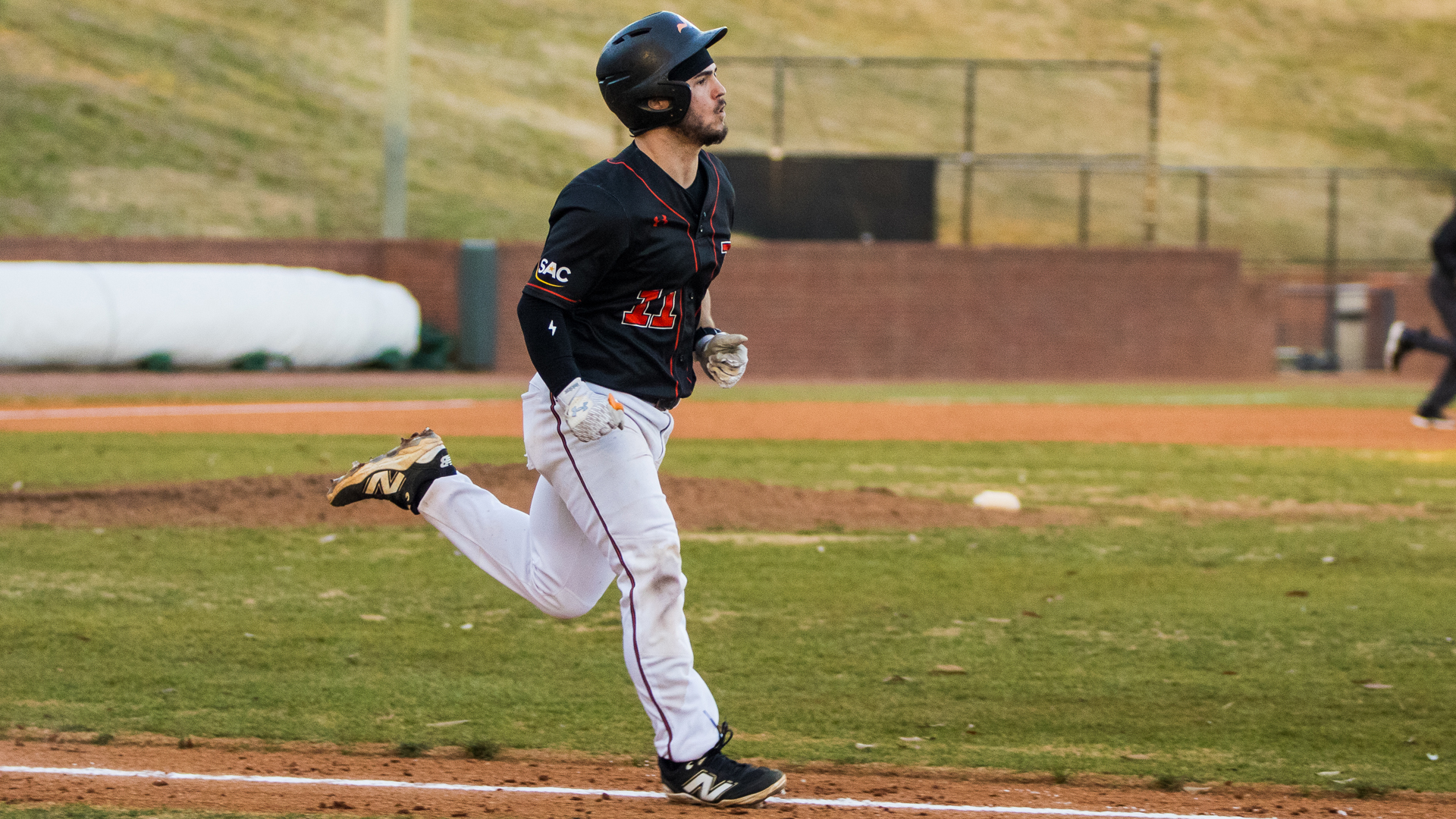Pioneers wrap up weekend series at Wingate