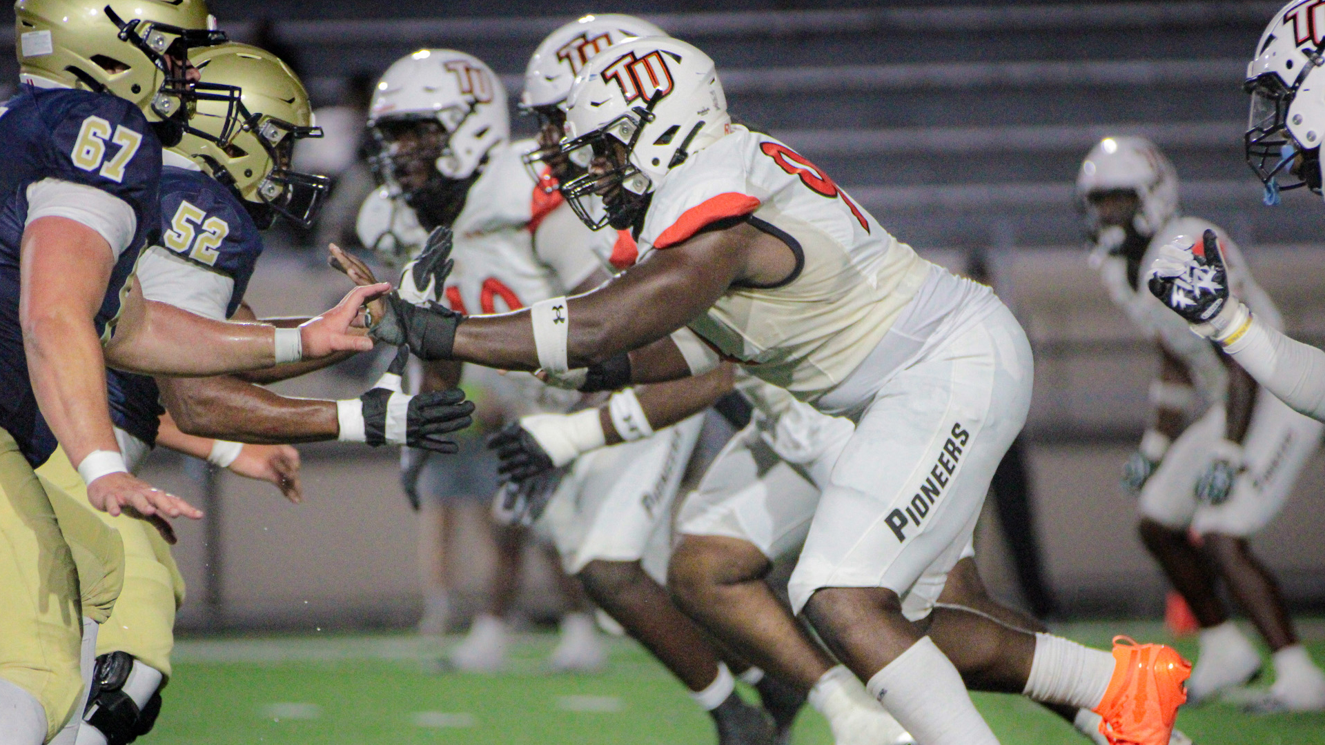 Football hosts Lenoir-Rhyne in home opener