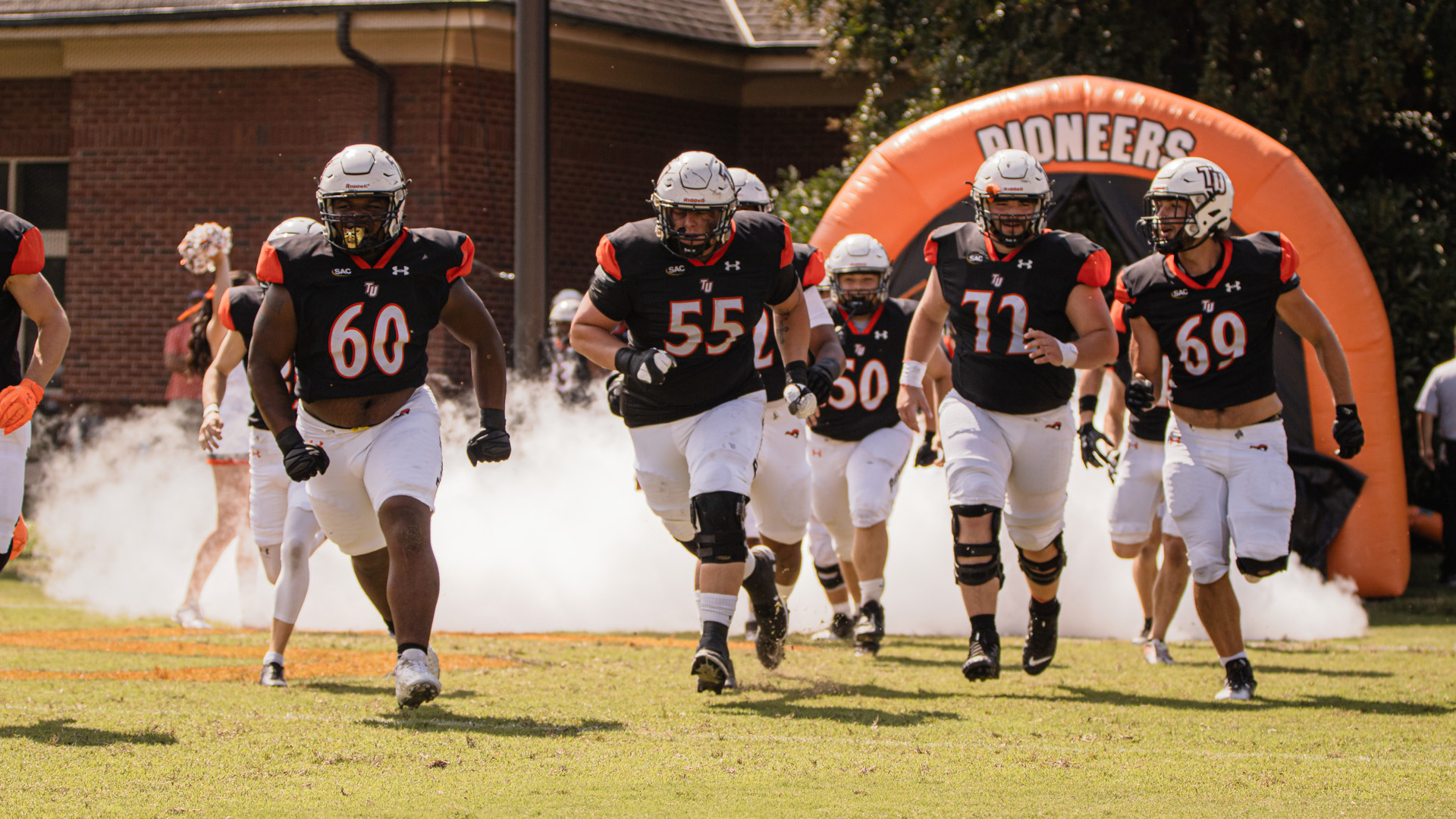 Football hosts Newberry this Saturday for Family Weekend & Breast Cancer Awareness Day
