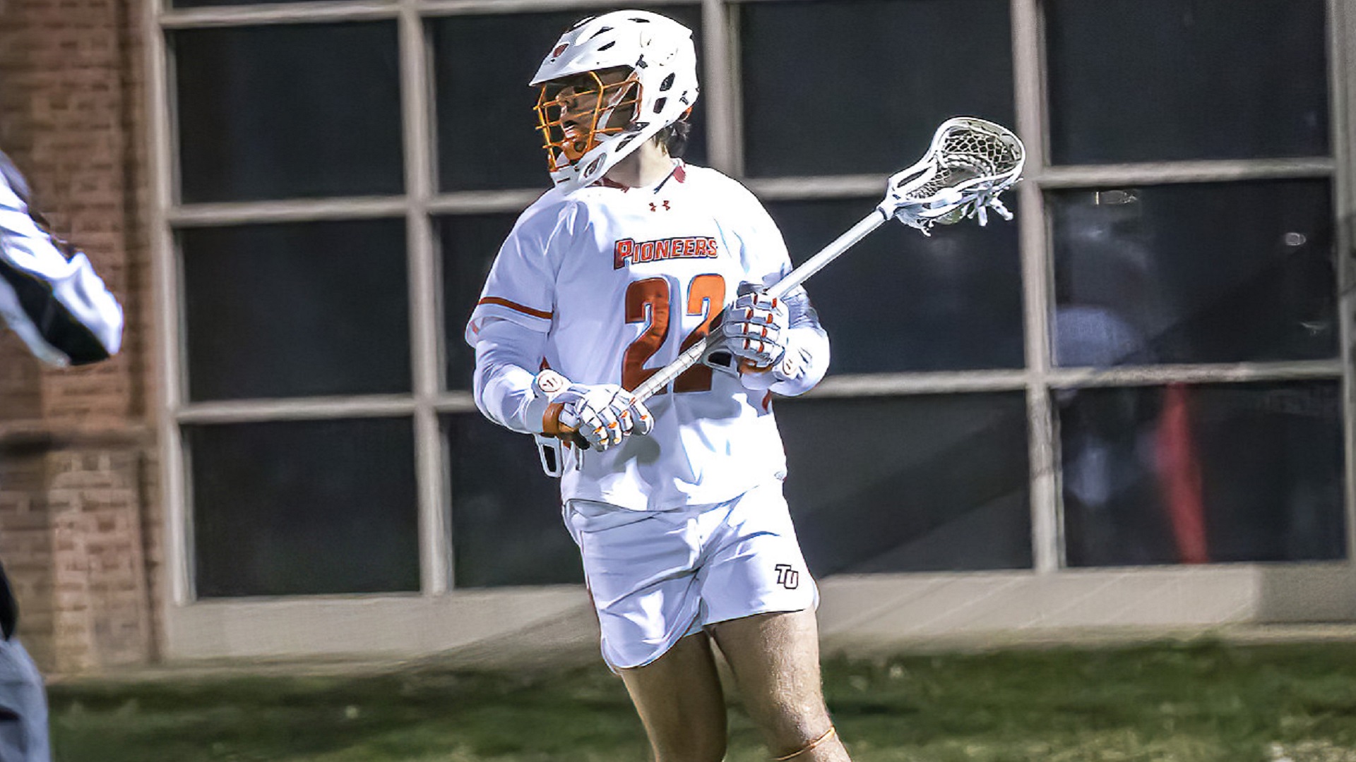 Lincoln Memorial captures 17-10 win over Pioneers