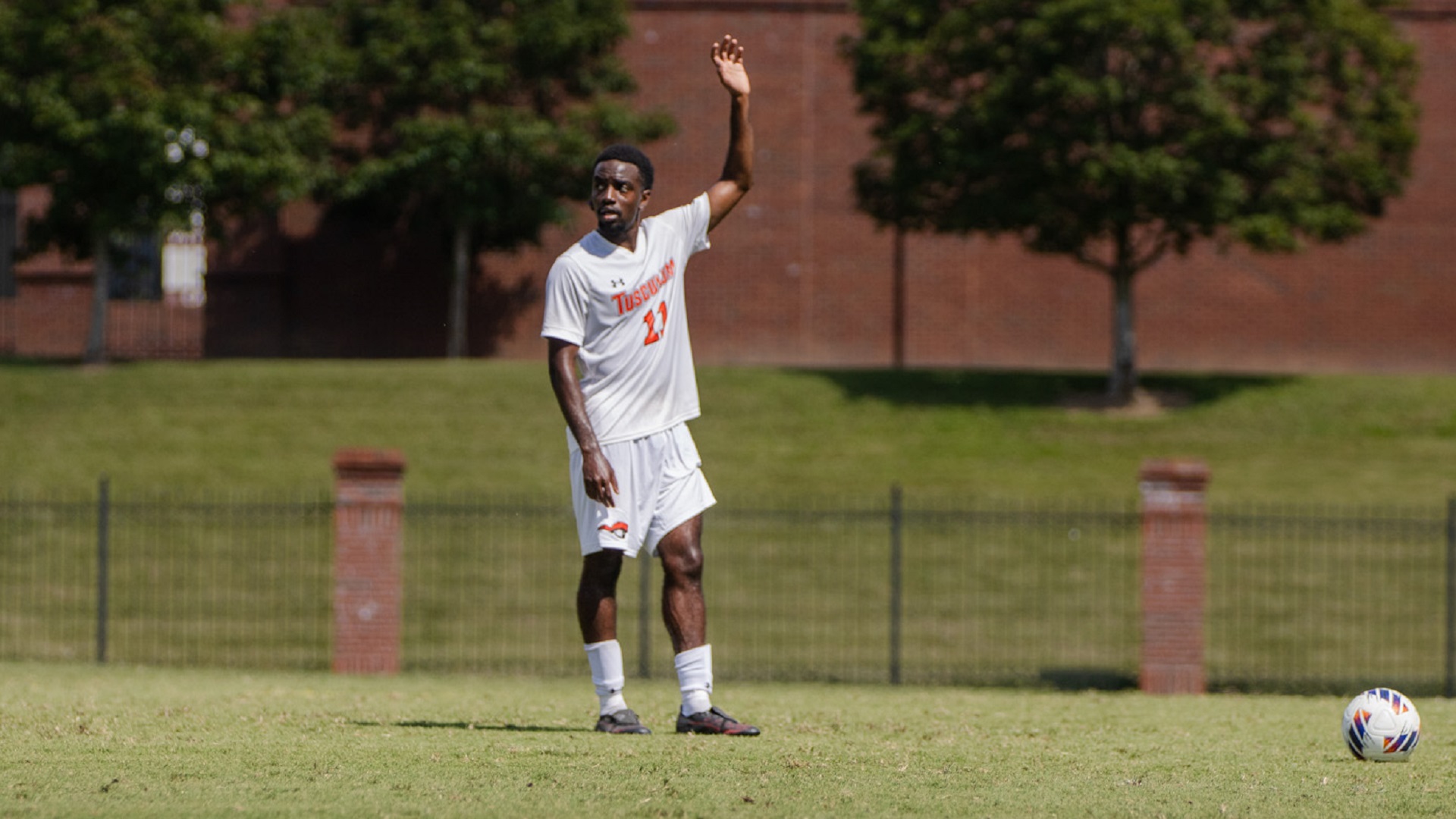 Newberry scores late goal for 2-1 win over Pioneers