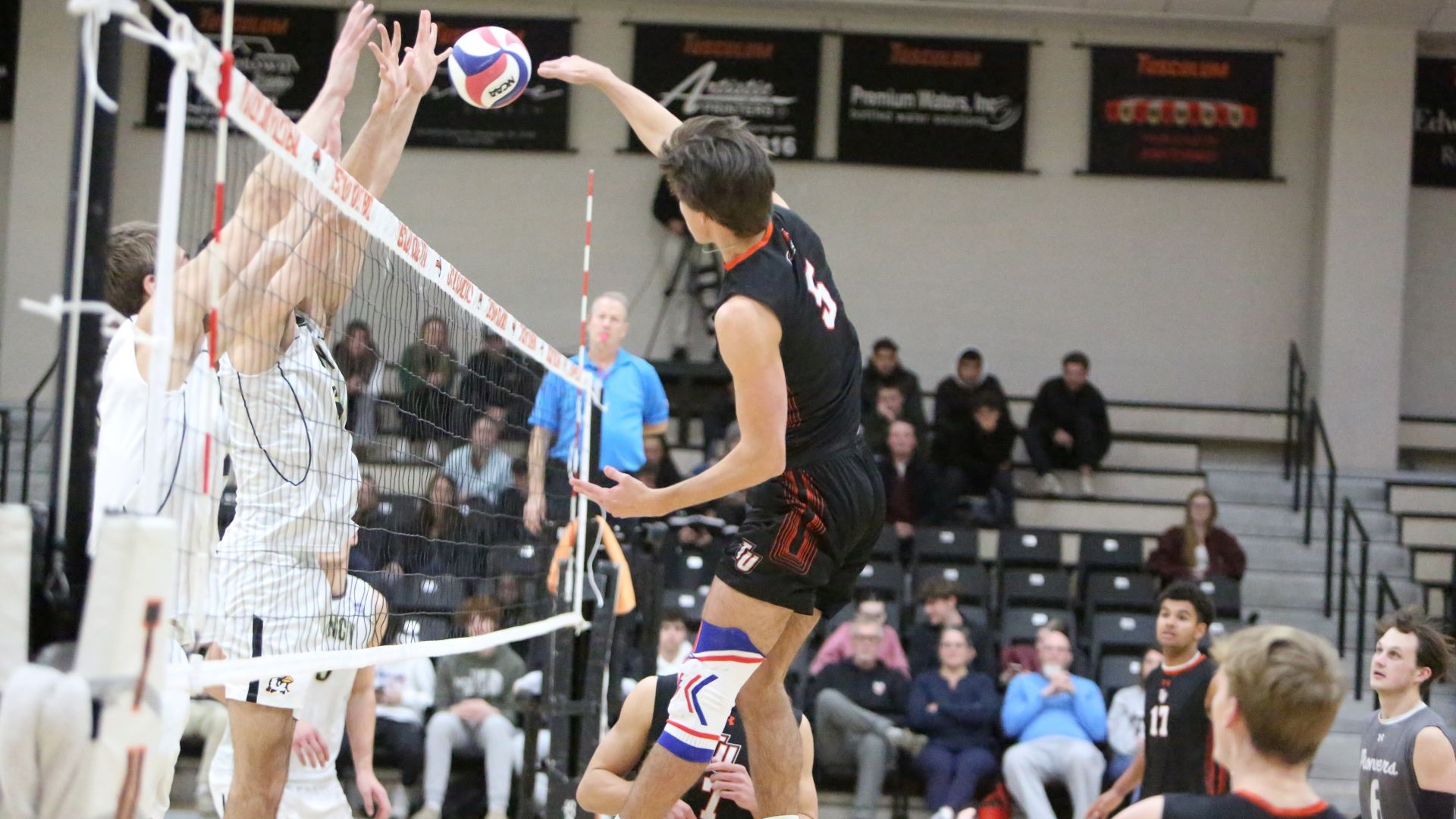 Men's Volleyball drops IVA opener at No. 17 LMU