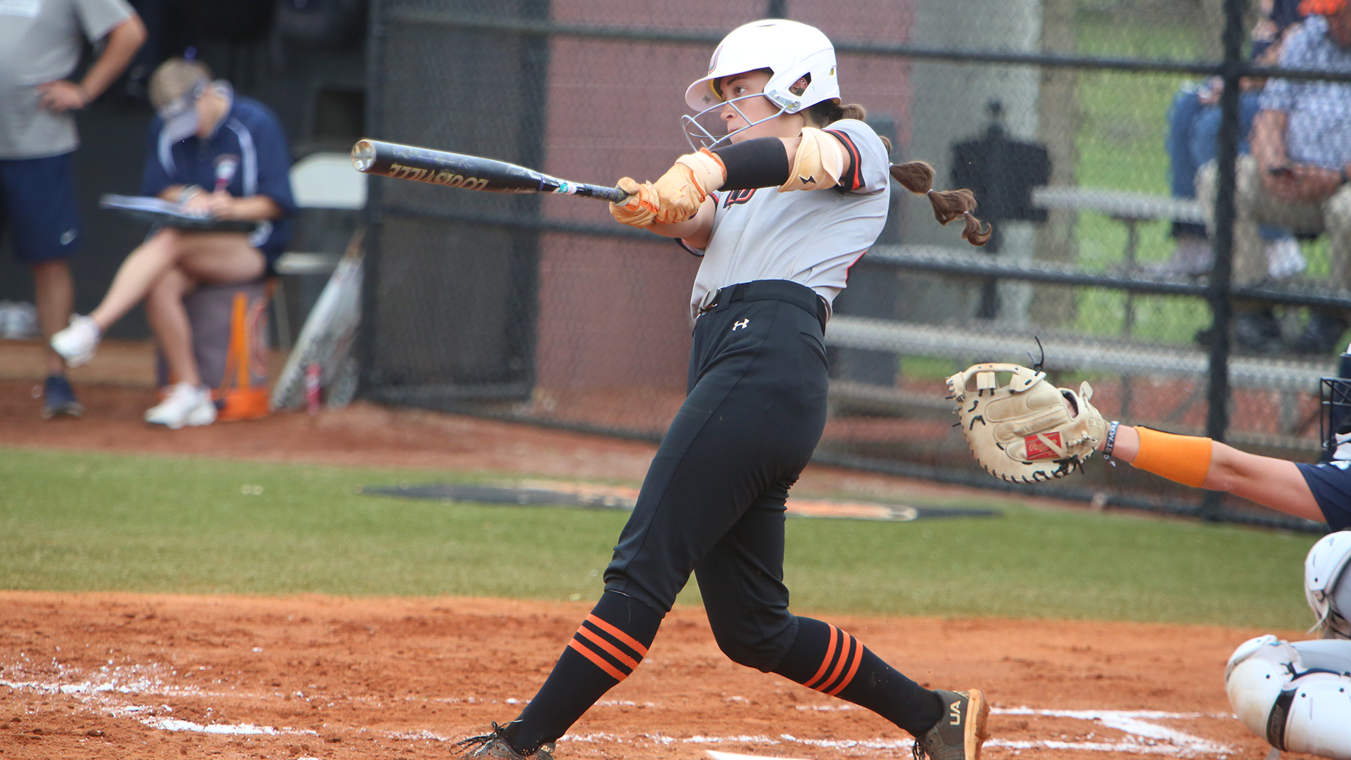 Pioneers, Eagles split Wednesday twinbilling
