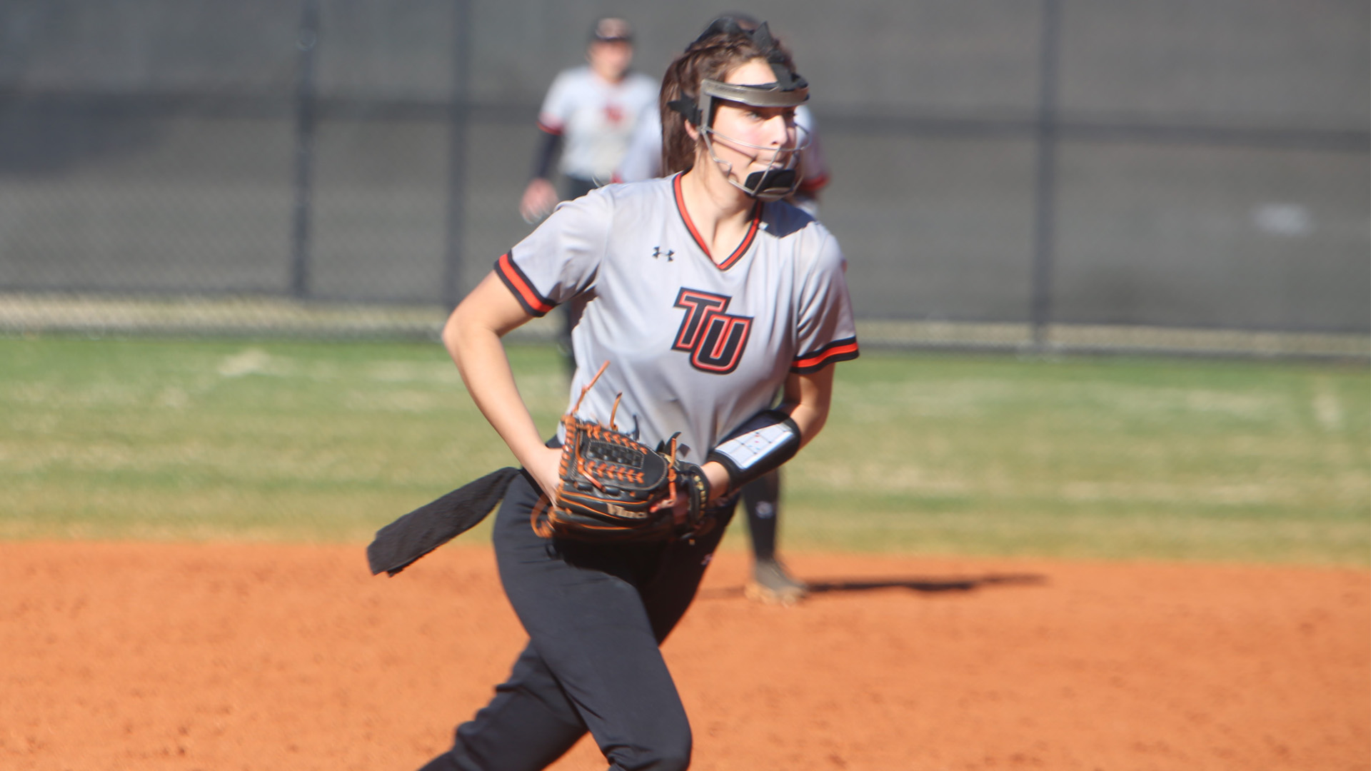 Tusculum splits extra inning contests at Cougar-Hurricane Classic