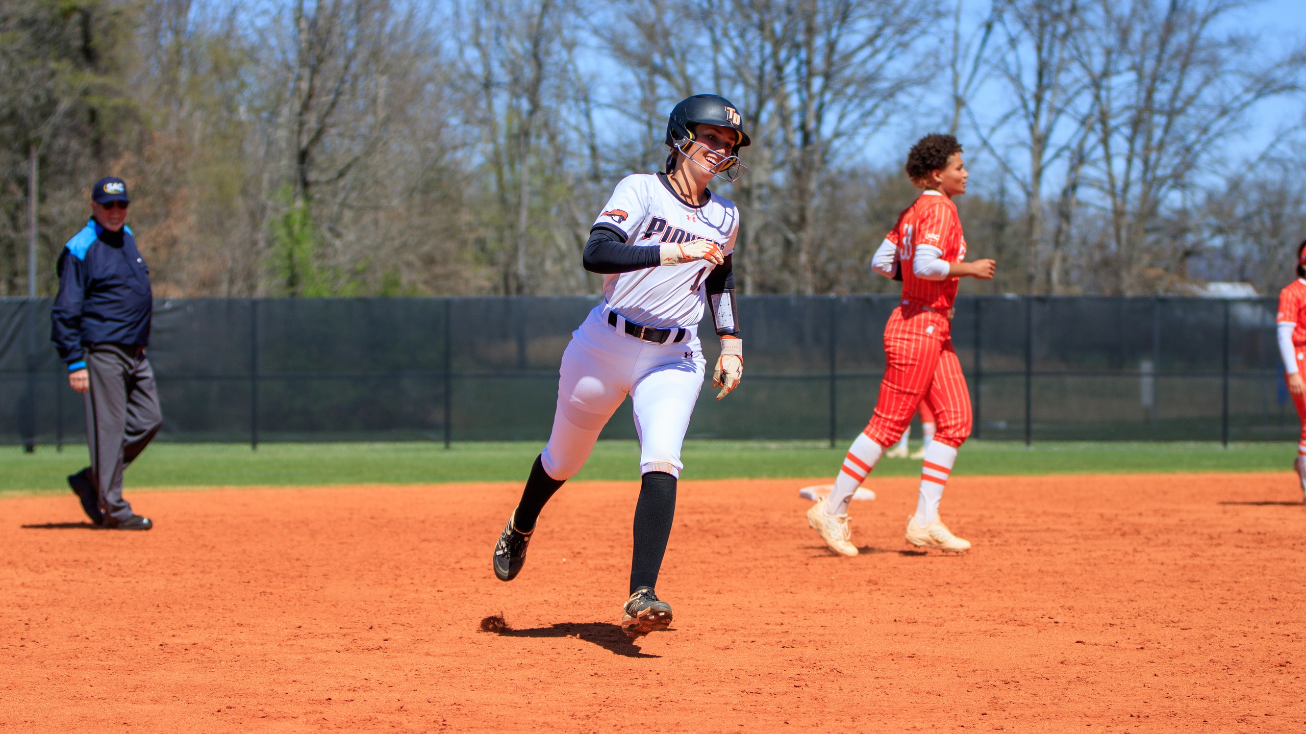 Pioneers swept by rival Eagles