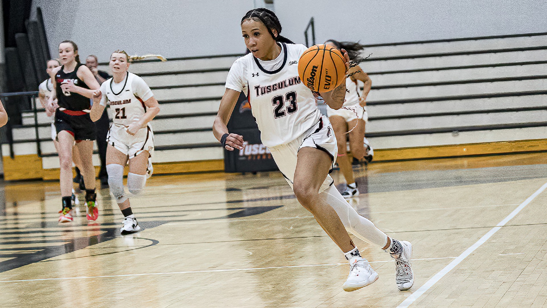 Pioneers rout Brescia 92-33 for eighth straight win