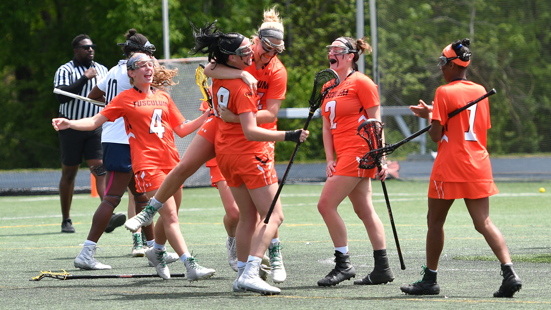 Pioneers fall to Wingate in season finale