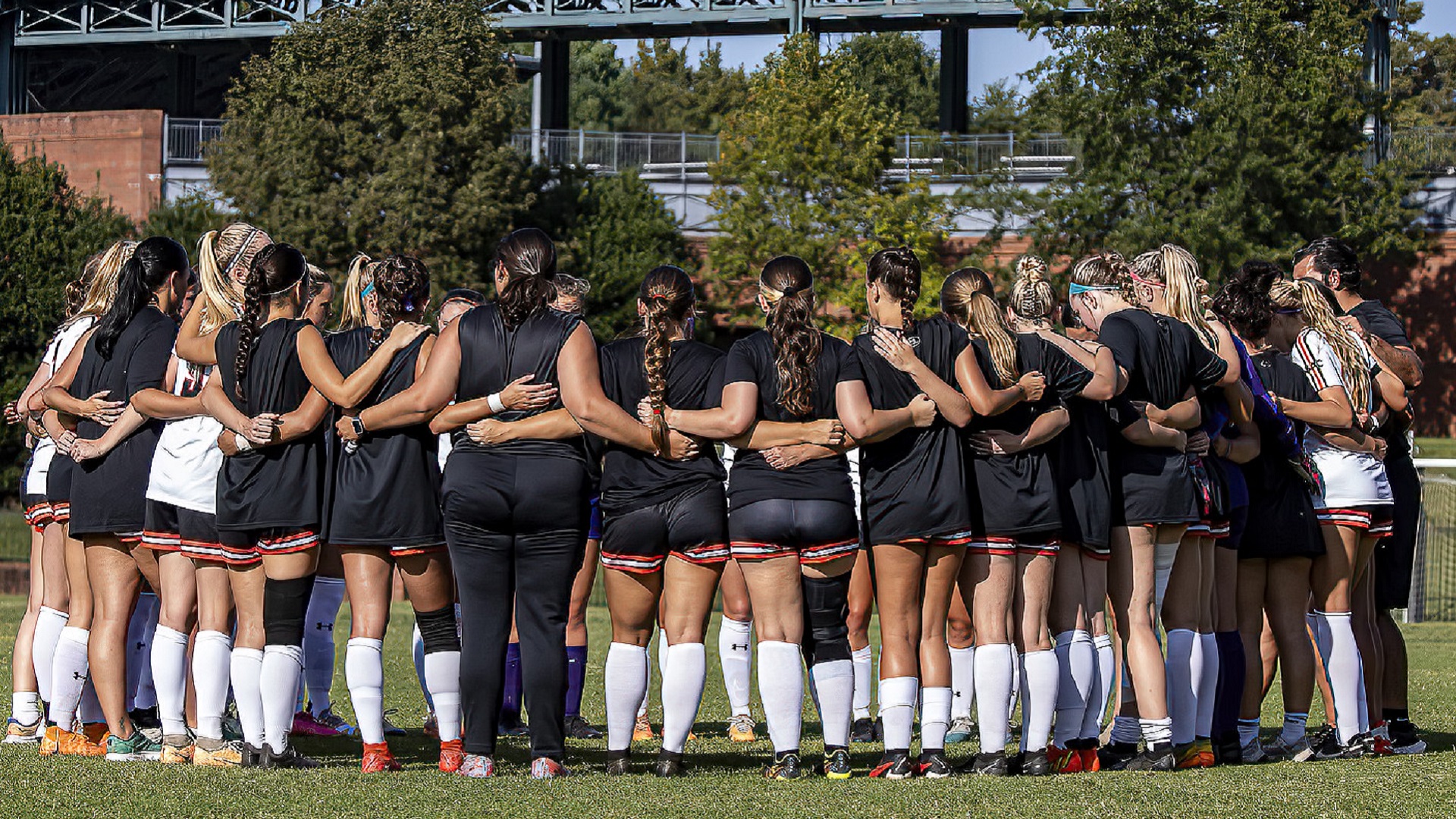 Georgia College takes non-conference win over Pioneers
